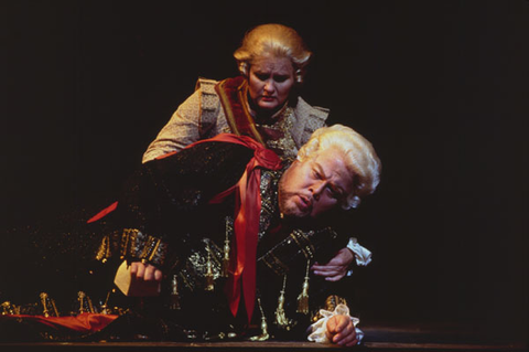 Tracy Dahl (Oscar), Richard Margison (Riccardo), Un Ballo in Maschera, Giuseppe Verdi. San Francisco Opera, 1999-2000. Photographer: Ken Friedman/San Francisco Opera.