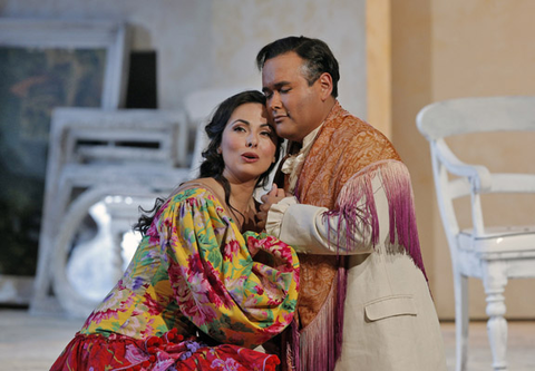 Isabel Leonard (Rosina), Javier Camarena (Count Almaviva), Il Barbiere di Siviglia, Gioachino Rossini. San Francisco Opera, 2013-14. Photographer: Cory Weaver/San Francisco Opera.