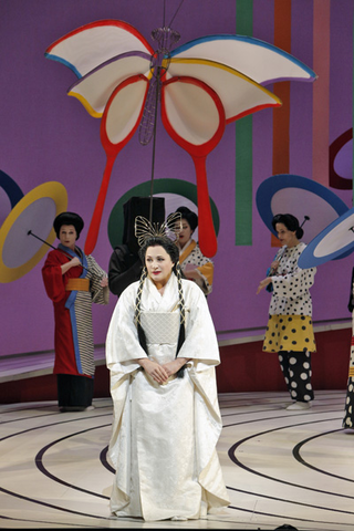 Patricia Racette (Cio-Cio-San), Chorus, Madama Butterfly, Giacomo Puccini. San Francisco Opera, 2013-14. Photographer: Cory Weaver/San Francisco Opera.