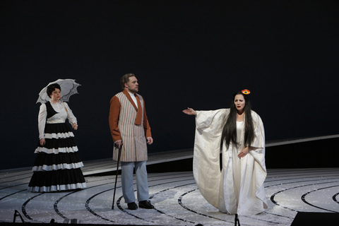 Jacqueline Piccolino (Kate Pinkerton), Brian Mulligan (Sharpless), Patricia Racette (Cio-Cio-San), Madama Butterfly, Giacomo Puccini. San Francisco Opera, 2013-14. Photographer: Cory Weaver/San Francisco Opera.