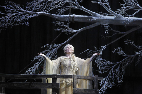 Sondra Radvanovsky (Norma), Norma, Vincenzo Bellini. San Francisco Opera, 2014-15. Photographer: Cory Weaver/San Francisco Opera.