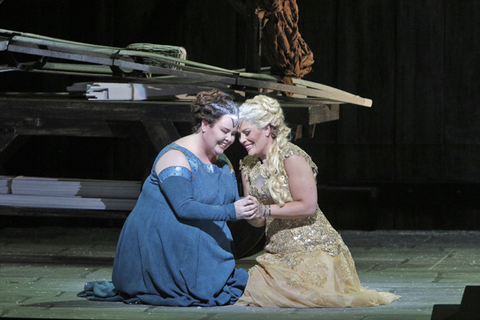 Jamie Barton (Adalgisa), Sondra Radvanovsky (Norma), Norma, Vincenzo Bellini. San Francisco Opera, 2014-15. Photographer: Cory Weaver/San Francisco Opera.