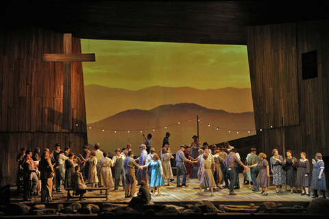 Patricia Racette (Susannah Polk), Chorus, Susannah, Carlisle Floyd. San Francisco Opera, 2014-15. Photographer: Cory Weaver/San Francisco Opera.