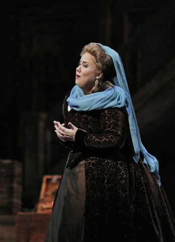 Julianna Di Giacomo (Amelia), Un Ballo in Maschera, Giuseppe Verdi. San Francisco Opera, 2014-15. Photographer: Cory Weaver/San Francisco Opera.