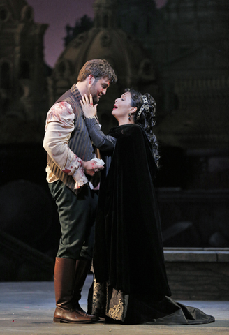 Brian Jagde (Cavaradossi), Lianna Haroutounian (Tosca), Tosca, Giacomo Puccinni. San Francisco Opera, 2014-15. Photographer: Cory Weaver/San Francisco Opera.