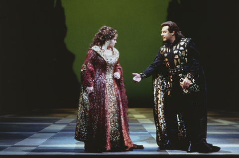 Sonia Ganassi (Léonor de Guzman), Todd Geer (Don Gaspar), La Favorite, Gaetano Donizetti. San Francisco Opera, 1999-2000. Photographer: Ken Friedman/San Francisco Opera.