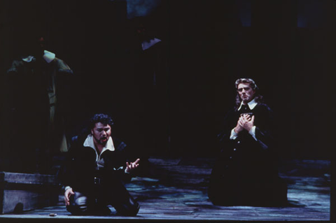 Ramón Vargas (Edgardo), Reinhard Hagen (Raimondo), Lucia di Lammermoor, Gaetano Donizetti. San Francisco Opera, 1999-2000. Photographer: Ken Friedman/San Francisco Opera.