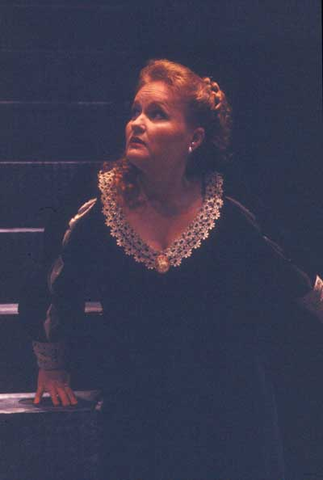 Tracy Dahl (Lucia), Lucia di Lammermoor, Gaetano Donizetti. San Francisco Opera, 1999-2000. Photographer: Larry Merkle/San Francisco Opera.