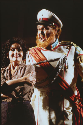 Hildegard Behrens (Marie), Mark Lundberg (Drum Major), Wozzeck, Alban Berg. San Francisco Opera, 1999-2000. Photographer: Ken Friedman/San Francisco Opera.