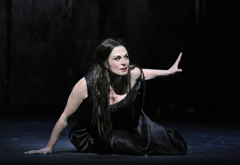 Anna Caterina Antonacci (Cassandra), Les Troyens, Hector Berlioz. San Franisco Opera, 2014-15. Photographer: Cory Weaver/San Francisco Opera.