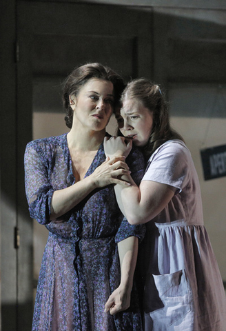 Anna Caterina Antonacci (Cesira), Sarah Shafer (Rosetta), Two Women, Marco Tutino. San Francisco Opera, 2014-15. Photographer: Cory Weaver/San Francisco Opera.