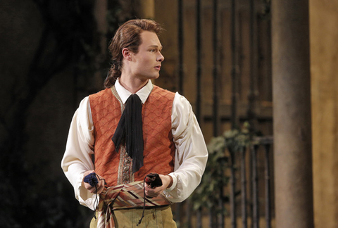 Philippe Sly (Figaro), Le Nozze di Figaro, Wolfgang Amadeus Mozart. San Francisco Opera, 2014-15. Photographer: Cory Weaver/San Francisco Opera.