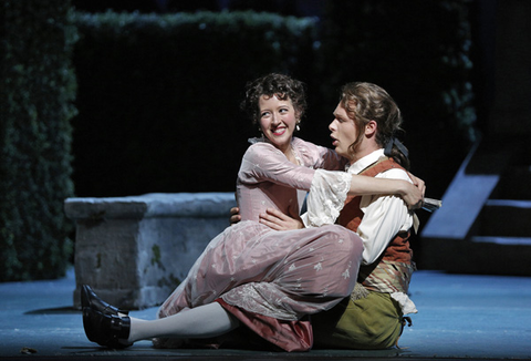 Lisette Oropesa (Susanna), Philippe Sly (Figaro), Le Nozze di Figaro, Wolfgang Amadeus Mozart. San Francisco Opera, 2014-15. Photographer: Cory Weaver/San Francisco Opera.