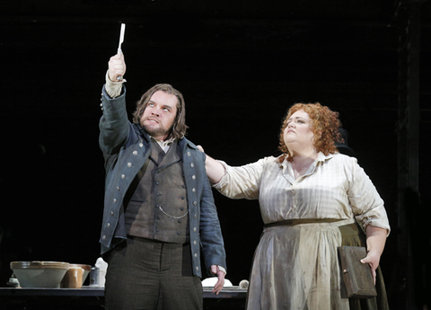 Brian Mulligan (Sweeney Todd), Stephanie Blythe (Mrs. Lovett), Chorus, Sweeney Todd, Stephen Sondheim. San Francisco Opera, 2015-16. Photographer: Cory Weaver/San Francisco Opera.