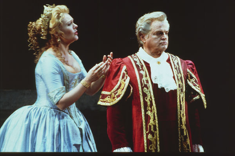 Barbara Bonney (Ilia), Gösta Winbergh (Idomeneo), Idomeneo, Wolfgang Amadeus Mozart. San Francisco Opera, 1999-2000. Photographer: Ken Friedman/San Francisco Opera.