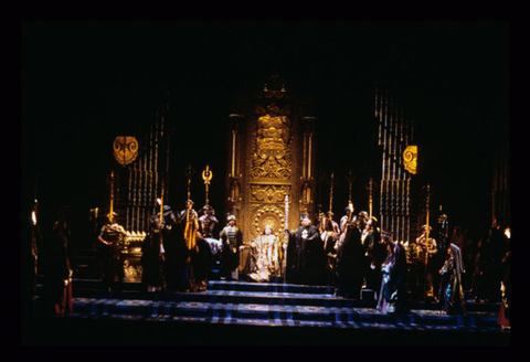 Andrea Gruber (Abigaille), Chorus, Nabucco, Giuseppe Verdi. San Francisco Opera, 1999-2000. Photographer: Ken Friedman/San Francisco Opera.