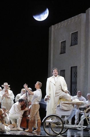 Edward Nelson (Fiorello), Rene Barbera (Count Almaviva), Il Barbiere di Siviglia, Gioachino Rossini. San Francisco Opera, 2015-16. Photographer: Cory Weaver/San Francisco Opera.