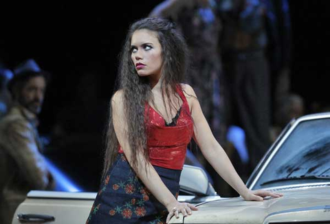 Ginger Costa-Jackson (Carmen), Carmen, Georges Bizet. San Francisco Opera, 2015-16. Photographer: Cory Weaver/San Francisco Opera.