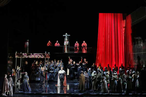 René Pape (King Philip II), Chorus, Don Carlo, Giuseppe Verdi. San Francisco Opera, 2015-16. Photographer: Cory Weaver/San Francisco Opera.