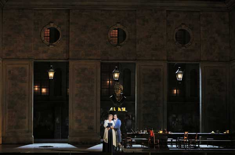 Anna Pirozzi (Maddalena di Coigny), Yonghoon Lee (Andrea Chénier), Andrea Chénier, Umberto Giordano. San Francisco Opera, 2016-17. Photographer: Cory Weaver/San Francisco Opera.