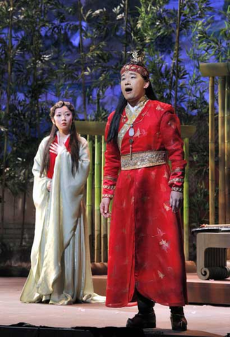 Pureum Jo (Dai Yu), Yijie Shi (Bao Yu), Dream of the Red Chamber, Bright Sheng. San Francisco Opera, 2016-17. Photographer: Cory Weaver/San Franicsco Opera.