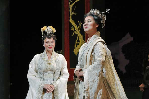 Irene Roberts (Bao Chai), Yanyu Guo (Aunt Xue), Dream of the Red Chamber, Bright Sheng. San Francisco Opera, 2016-17. Photographer: Cory Weaver/San Franicsco Opera.