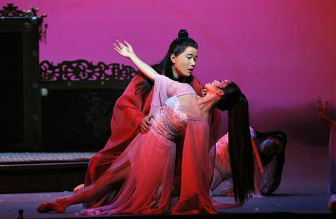 Yijie Shi (Bao Yu), Dancer, Dream of the Red Chamber, Bright Sheng. San Francisco Opera, 2016-17. Photographer: Cory Weaver/San Franicsco Opera.