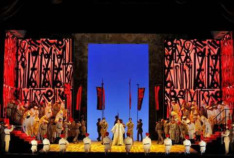 Ekaterina Semenchuk (Amneris), Chorus, Aida, Giuseppe Verdi. San Francisco Opera, 2016-17. Photographer: Cory Weaver/San Francisco Opera.