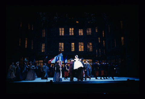 Act II, Ensemble, La Bohème, Giacomo Puccini. San Francisco Opera, 1999-2000. Photographer: Ken Friedman/San Francisco Opera.