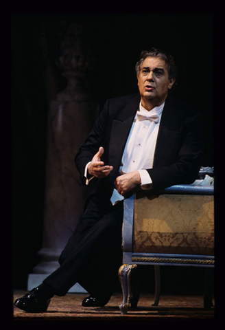 Plácido Domingo (Loris Ipanov), Viva! Domingo, various. San Francisco Opera, 1999-2000. Photographer: Ken Friedman/San Francisco Opera.