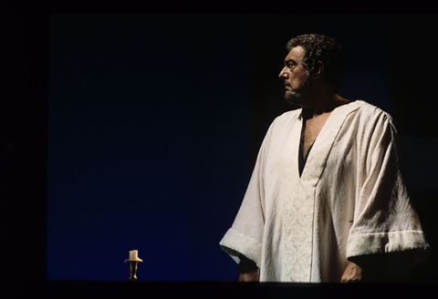 Plácido Domingo (Otello), Viva! Domingo, various. San Francisco Opera, 1999-2000. Photographer: Ken Friedman/San Francisco Opera.