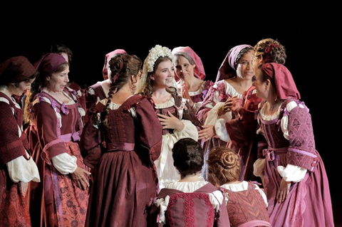 Sarah Shafer (Zerlina), Chorus, Don Giovanni, Wolfgang Amadeus Mozart. San Francisco Opera, 2016-17. Photographer: Cory Weaver/San Francisco Opera.