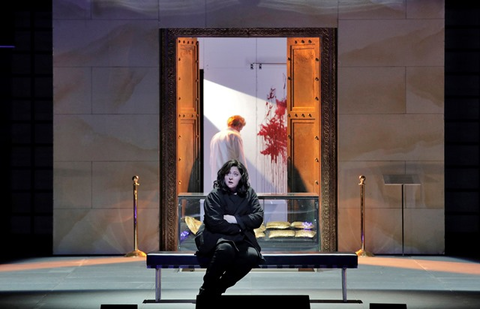 Christine Goerke (Elektra), Elektra, Richard Strauss. San Francisco Opera, 2017-18. Photographer: Cory Weaver/San Francisco Opera.