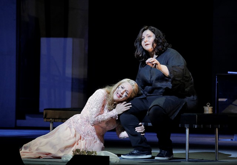 Adrianne Pieczonka (Chrysothemis), Christine Goerke (Elektra), Elektra, Richard Strauss. San Francisco Opera, 2017-18. Photographer: Cory Weaver/San Francisco Opera.