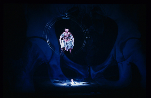 Tom Fox (Klingsor), Catherine Malfitano (Kundry), Parsifal, Richard Wagner. San Francisco Opera, 1999-2000. Photographer: Ken Friedman/San Francisco Opera.