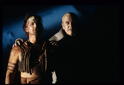 Christopher Ventris (Parsifal), Kurt Moll (Gurnemanz), Parsifal, Richard Wagner. San Francisco Opera, 1999-2000. Photographer: Ken Friedman/San Francisco Opera.