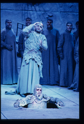 Franz Grundheber (Amfortas), Reinhard Hagen (Titurel), Chorus, Parsifal, Richard Wagner. San Francisco Opera, 1999-2000. Photographer: Ken Friedman/San Francisco Opera.