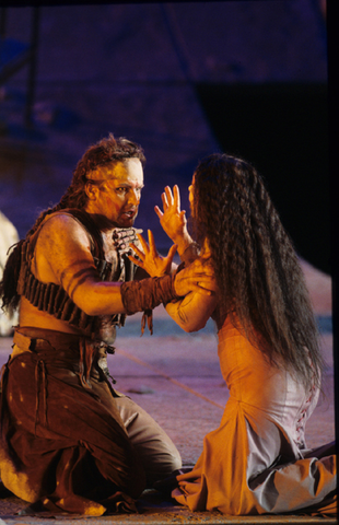 Christopher Ventris (Parsifal), Catherine Malfitano (Kundry), Parsifal, Richard Wagner. San Francisco Opera, 1999-2000. Photographer: Ken Friedman/San Francisco Opera.