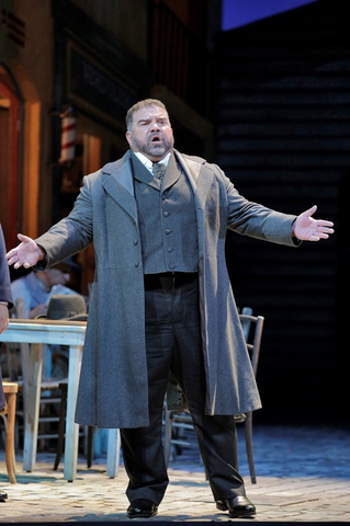 Dimitri Platanias (Leoncavallo), Pagliacci, Ruggero Leoncavallo. San Francisco Opera, 2018-19. Photographer: Cory Weaver/San Francisco Opera.