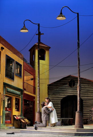 David Pershall (Silvio), Lianna Haroutounian (Nedda), Pagliacci, Ruggero Leoncavallo. San Francisco Opera, 2018-19. Photographer: Cory Weaver/San Francisco Opera.