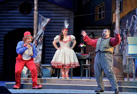 Amitai Pati (Beppe), Lianna Haroutounian (Nedda), Dimitri Platanias (Tonio), Pagliacci, Ruggero Leoncavallo. San Francisco Opera, 2018-19. Photographer: Cory Weaver/San Francisco Opera.