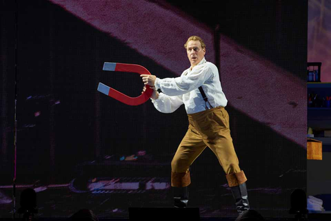 Lucas Meachem as Figaro in Rossini's "The Barber of Seville." Photo: Stefan Cohen