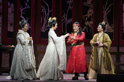 Guang Yang as Aunt Xue, Hongni Wu as Bao Chai, Konu Kim as Bao Chai, and Hyona Kim as Lady Wang in Bright Sheng's "Dream of the Red Chamber." Photo: Cory Weaver/San Francisco Opera