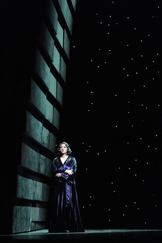 Amina Edris as Cleopatra in John Adams' "Antony and Cleopatra" Photo: Cory Weaver/San Francisco Opera