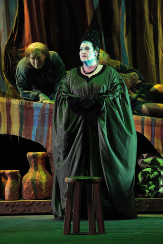 Linda Watson as the Nurse in Strauss and Hofmannsthal's "Die Frau ohne Schatten." Photo: Cory Weaver/San Francisco Opera