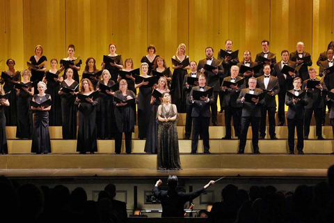 Eun Sun Kim conducts San Francisco Opera's "Opening Night Concert" with Aleksandra Kurzak and members of the Opera Chorus on the stage (September 8, 2023) Photo: Cory Weaver/San Francisco Opera