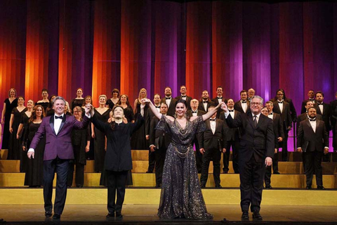 San Francisco Opera "Opening Night Concert" curtain call with Roberto Alagna, Music Director Eun Sun Kim, Aleksandra Kurzak, and Chorus Director John Keene (September 8, 2023) Photo: Cory Weaver/San Francisco Opera