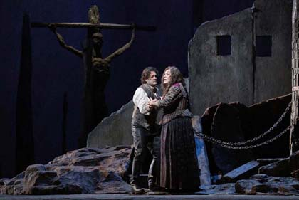 Arturo Chacón-Cruz as Manrico and Ekaterina Semenchuk as Azucena in Verdi's "Il Trovatore." Photo: Cory Weaver/San Francisco Opera