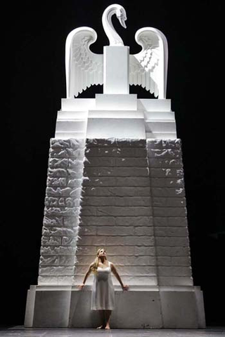 Julie Adams as Elsa in Wagner's "Lohengrin." Photo: Cory Weaver/San Francisco Opera