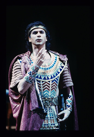 Fabio Armiliato (Radames), Aida, Giuseppe Verdi. San Francisco Opera, 1996-97. Photographer: Marty Sohl/San Francisco Opera.